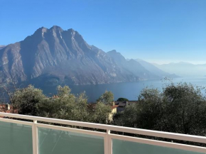 Happy Guest Apartments - Blue Apartment Riva Di Solto